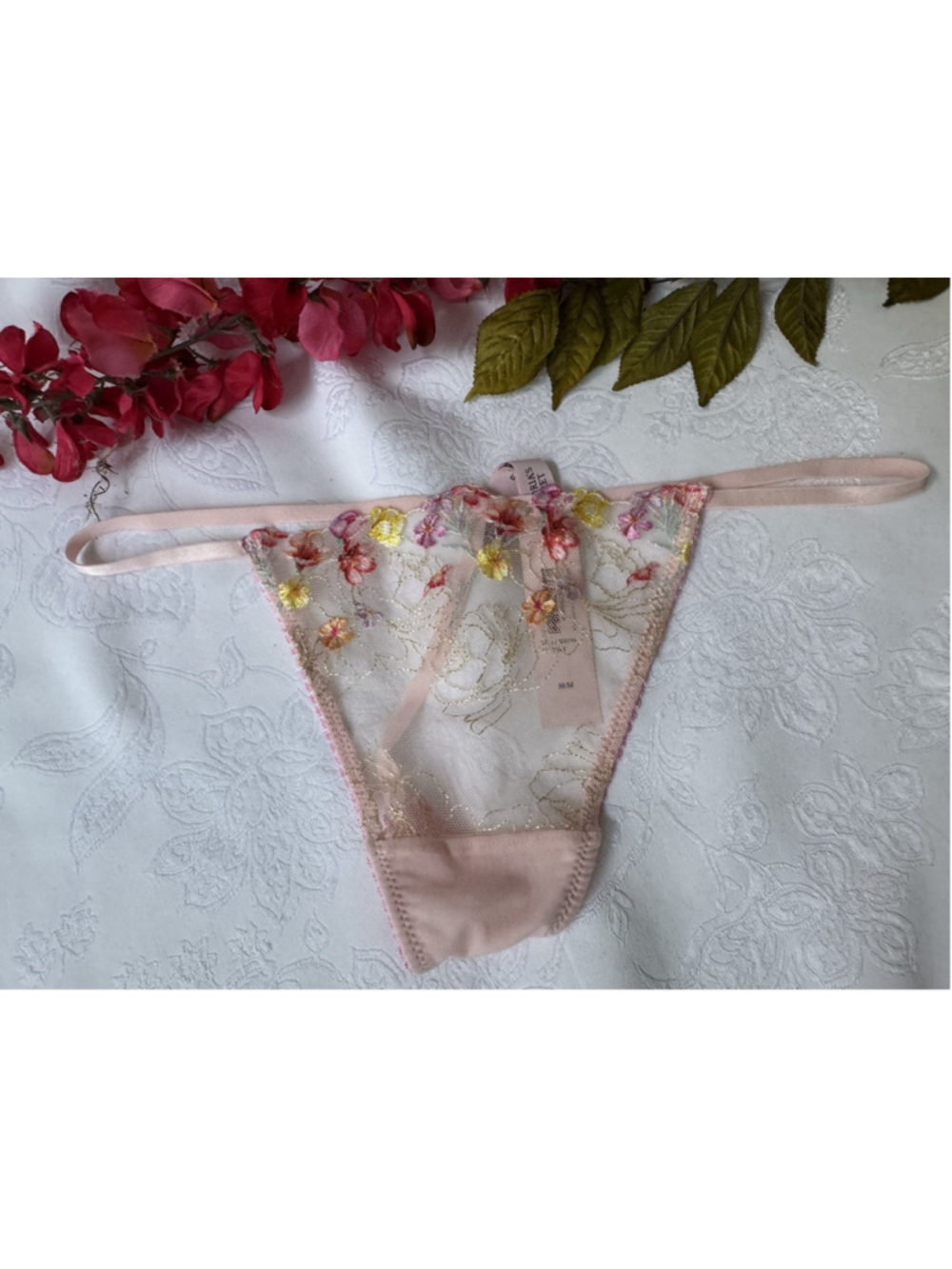 VICTORIA'S SECRET M PINK EMBROIDERED SHIMMER V STRING THONG PANTIES NWT $30